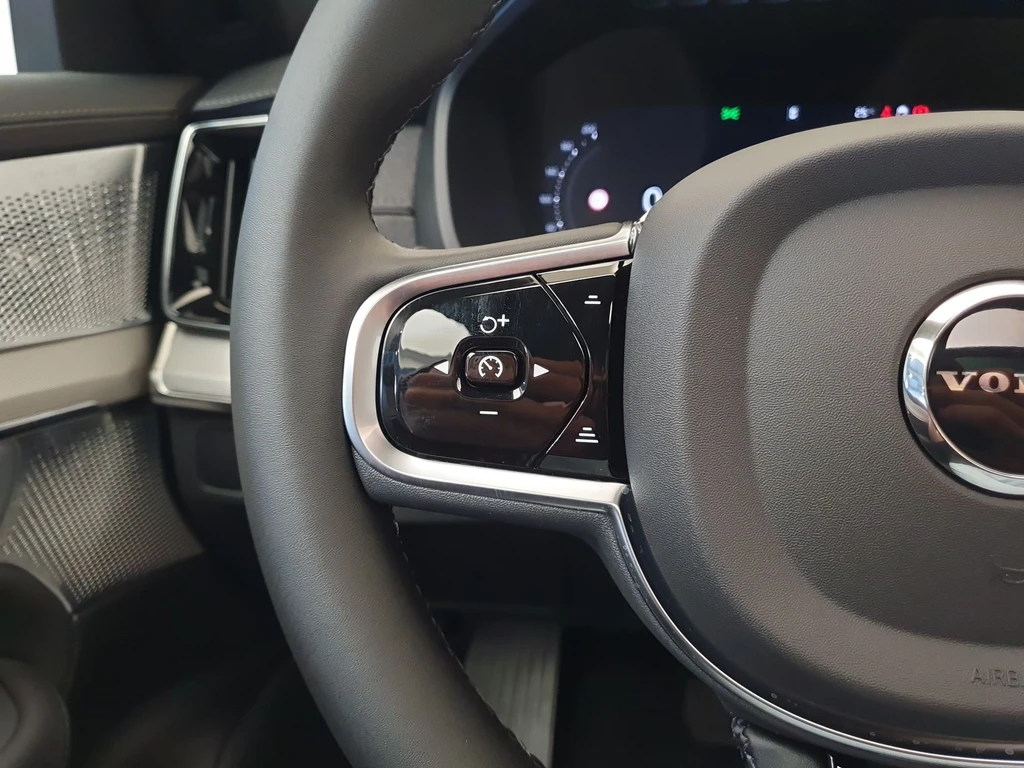 Volvo XC90 – foto 17
