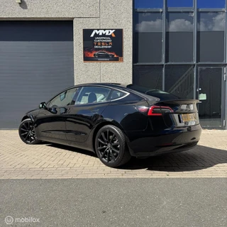 Tesla Model 3 – thumbnail 3