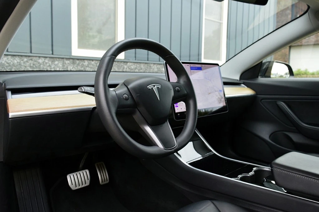 Tesla Model 3 – foto 11