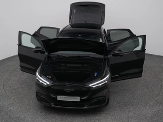 Ford Mustang Mach-E – thumbnail 17