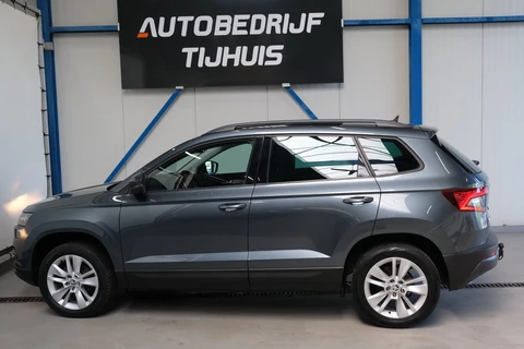 Skoda Karoq 1.0 TSI Style - Airco, Cruise, Navi, PDC, Carplay, Trekhaak.