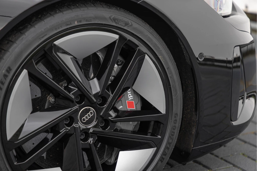 Audi e-tron GT – foto 13