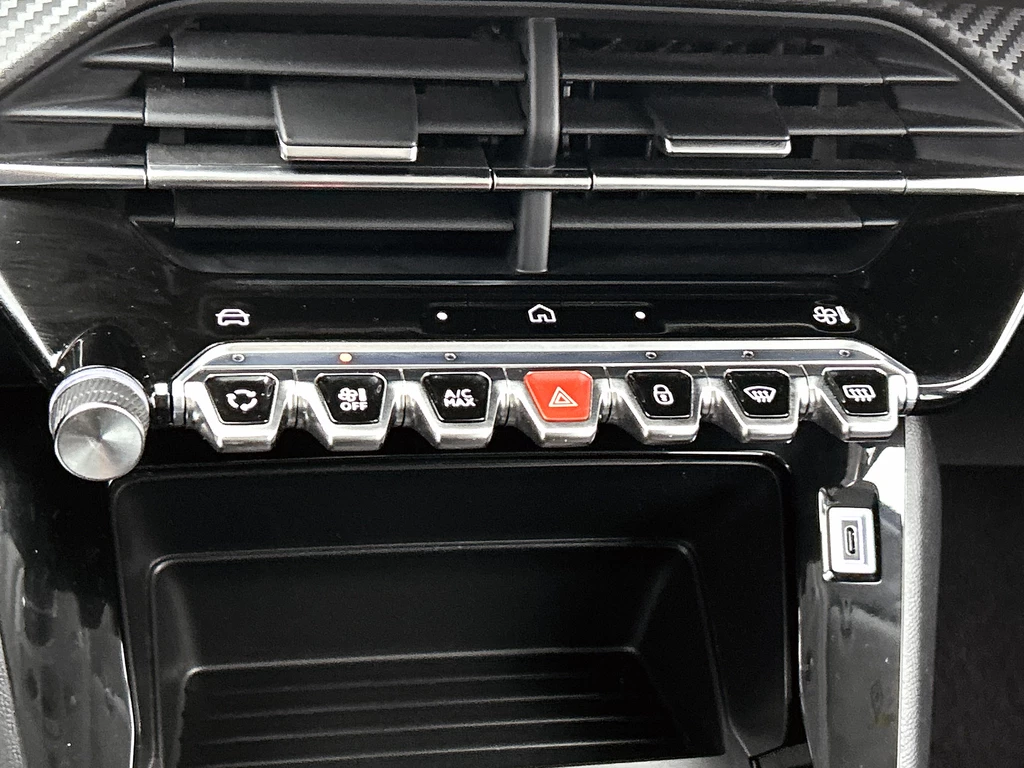 Peugeot 208 – foto 24