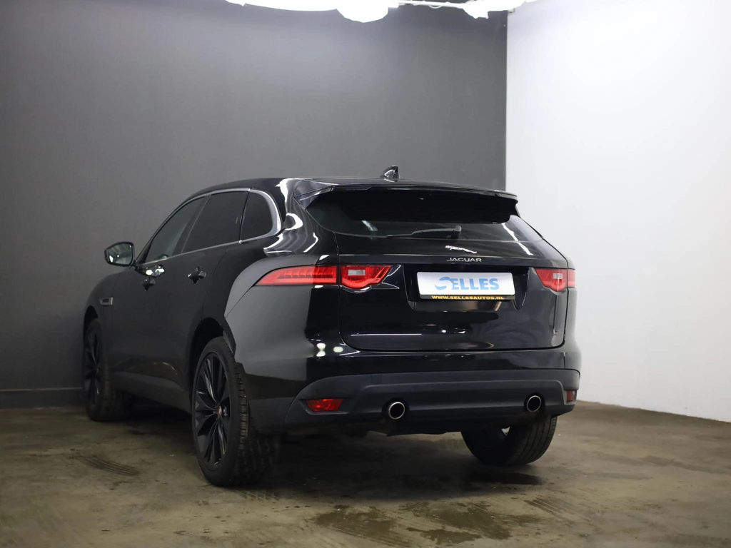 Jaguar F-PACE – foto 3