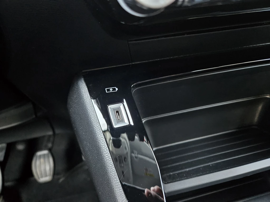 Peugeot 208 – foto 23