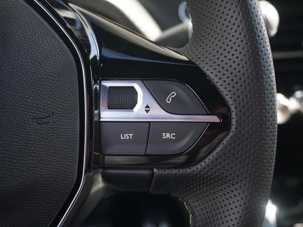 Peugeot e-2008 – foto 21