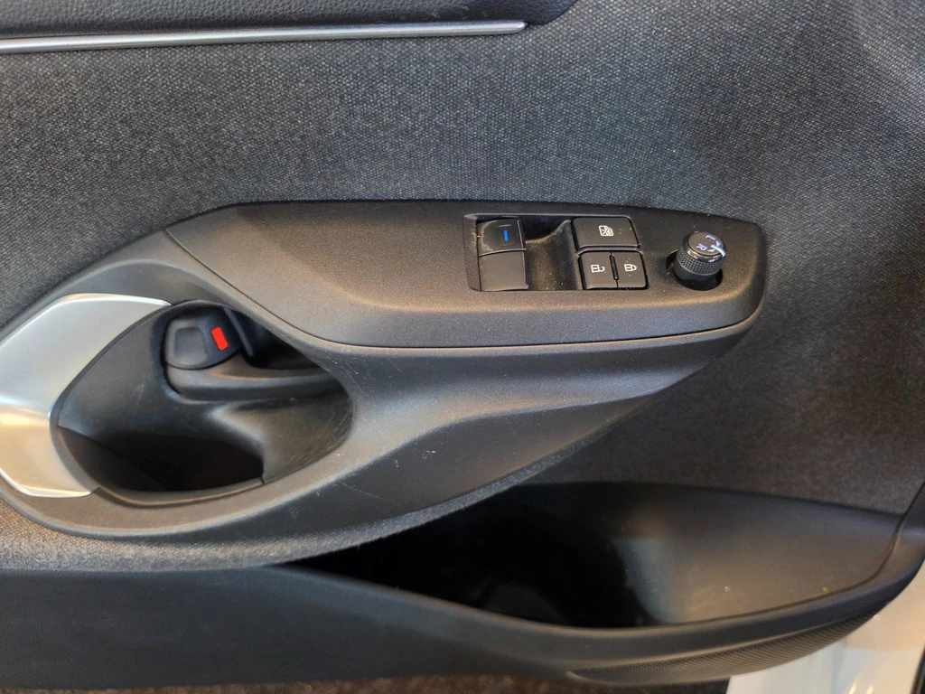 Toyota Yaris – foto 16