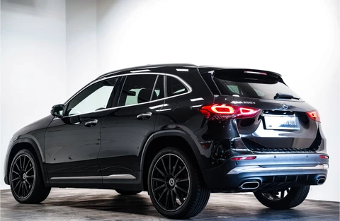 Mercedes-Benz GLA 250 e AMG|Pano dak|20 inch|Camera|Carplay