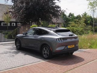 Ford Mustang Mach-E – thumbnail 4