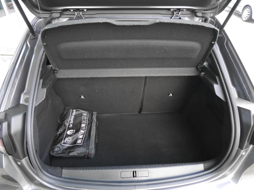 Peugeot 208 – foto 12