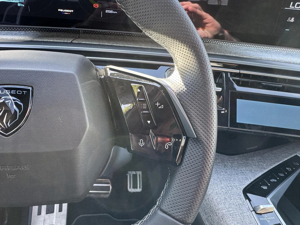 Peugeot e-3008 – foto 14