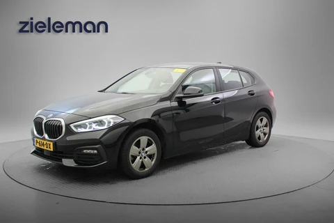 BMW 1 Serie 118d Business Edition Automaat - Digitaal Cockpit, Carplay, Navi, Cruise, Trekhaak afn.