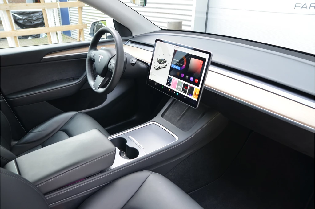 Tesla Model Y – foto 11