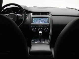 Jaguar E-PACE – thumbnail 17
