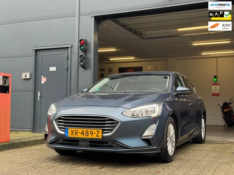 Ford Focus 1.5 EcoBoost Titanium Business / NAP !! / 2de EIGENAAR / DEALER ONDERHOUDEN / AFN. TREKHAAK / WINTER + DESIGN PAKKET !