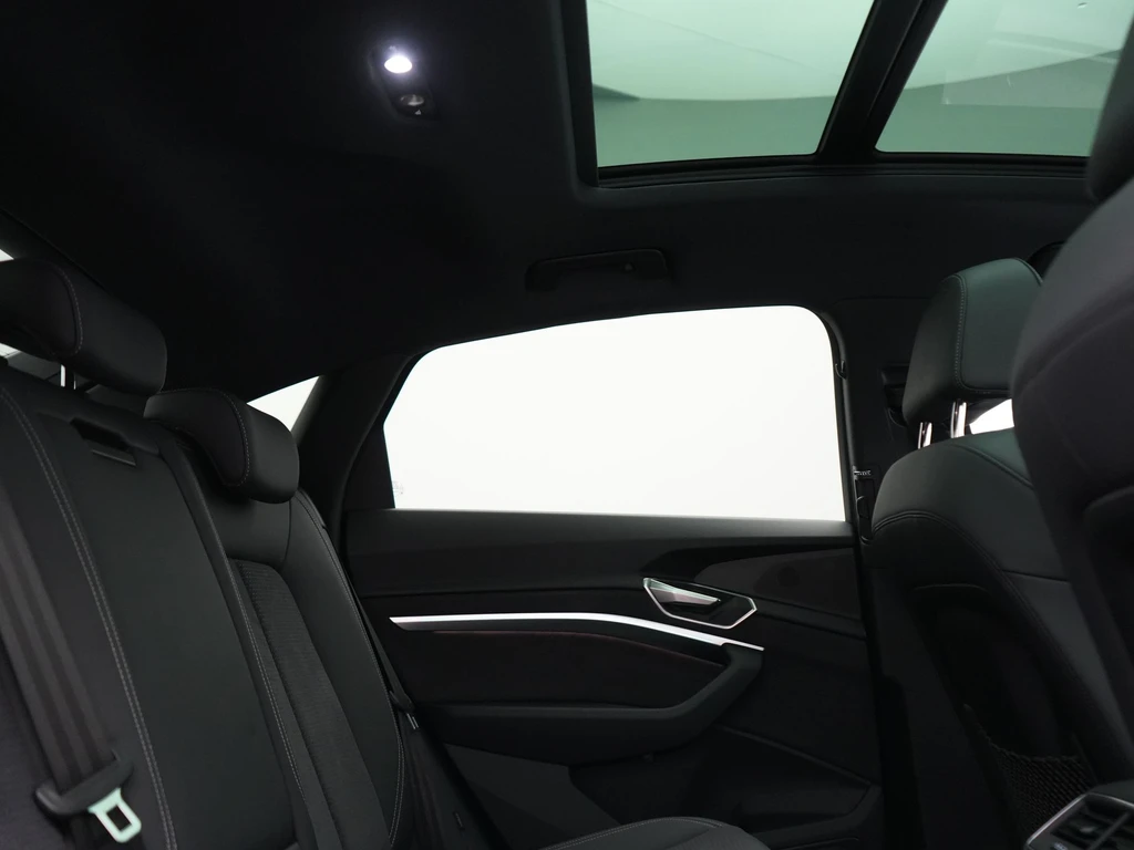 Audi Q8 Sportback e-tron – foto 15