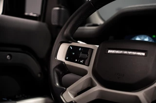 Land Rover Defender – thumbnail 36