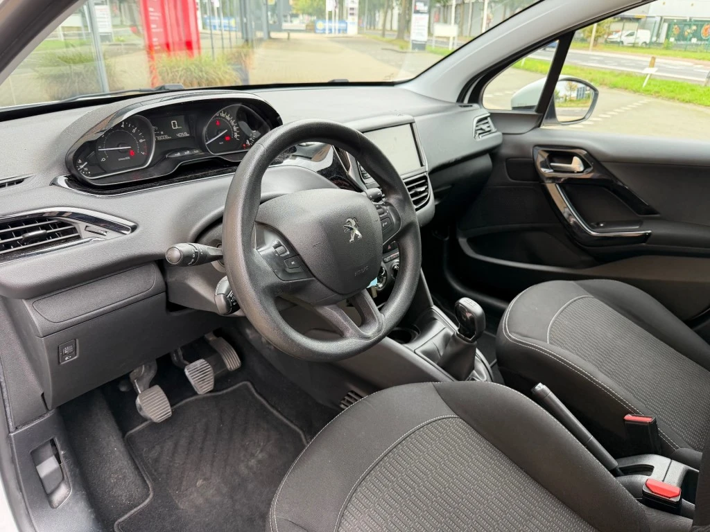 Peugeot 208 – foto 9