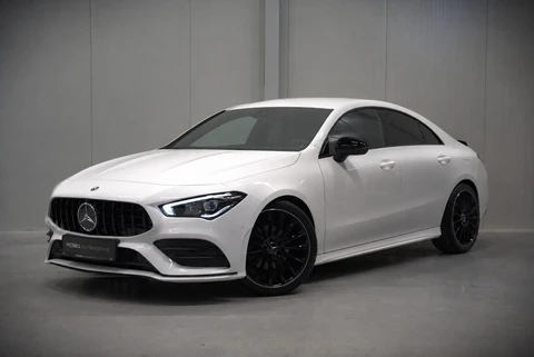 Mercedes-Benz CLA 180 Premium Plus | Stoelverwarming | Parkeersensoren | Navigatie | Ambiance Verlichting | Cruise Control | Keyless | Camera | Climate Control | Dodehoekdetectie | Dealer Onderhouden