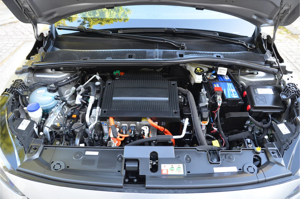 Peugeot e-208 – foto 29