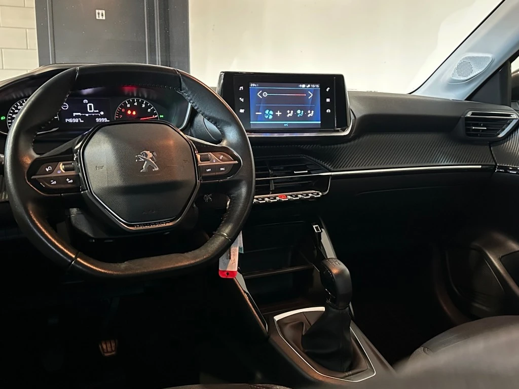 Peugeot 208 – foto 18