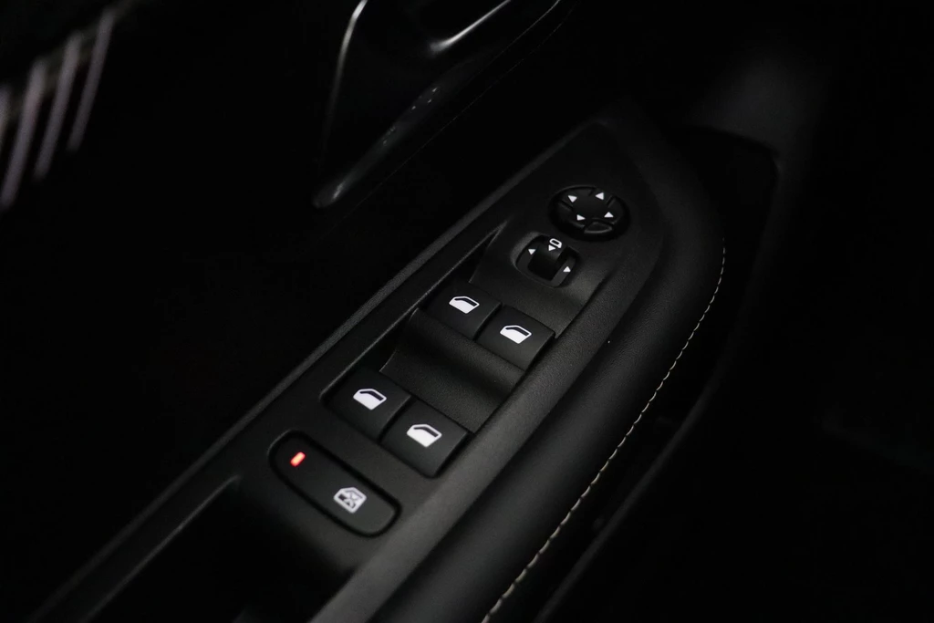 Peugeot 208 – foto 18