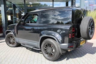 Land Rover Defender – thumbnail 3
