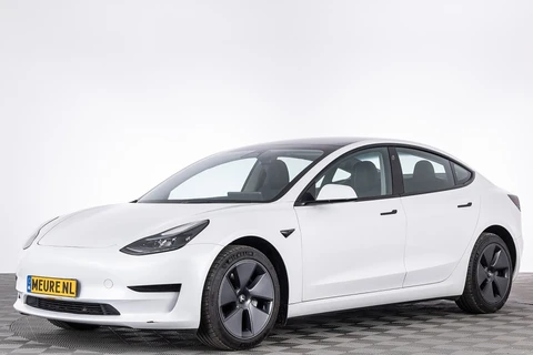 Tesla Model 3 RWD *SOH 96%* PANORAMADAK | LEDER | CAMERA