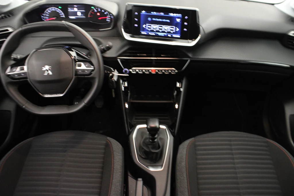 Peugeot 208 – foto 10