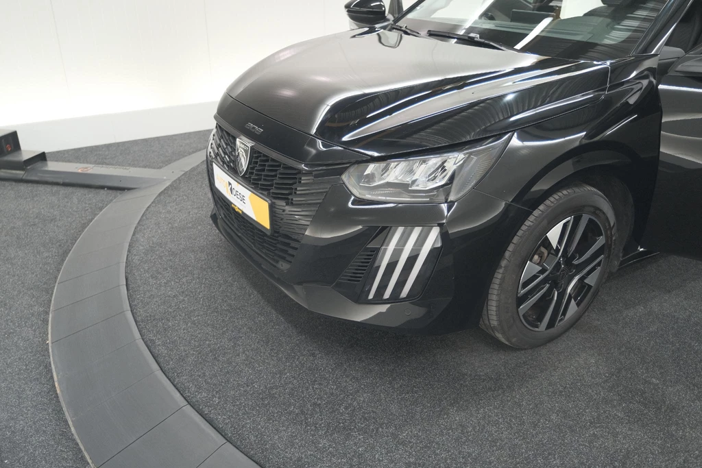 Peugeot 208 – foto 2