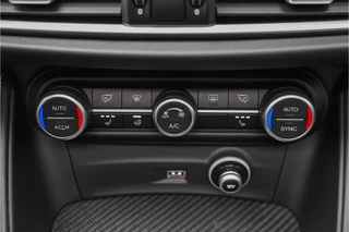 Alfa Romeo Stelvio – thumbnail 32
