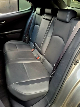 Lexus UX – thumbnail 15