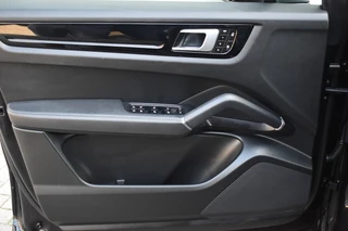 Porsche Cayenne – thumbnail 24