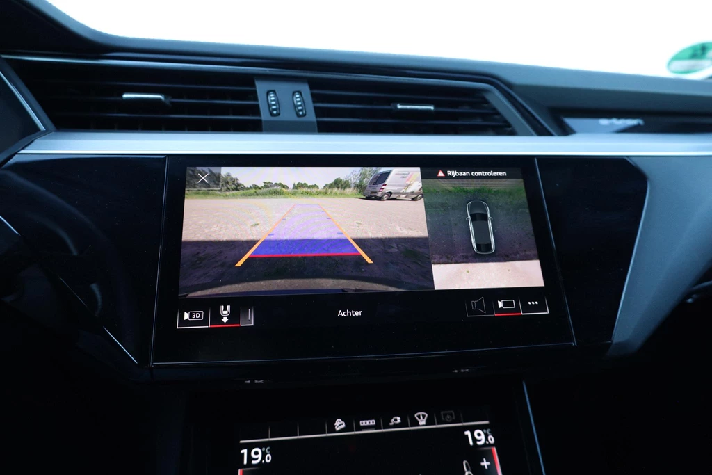 Audi e-tron – foto 16