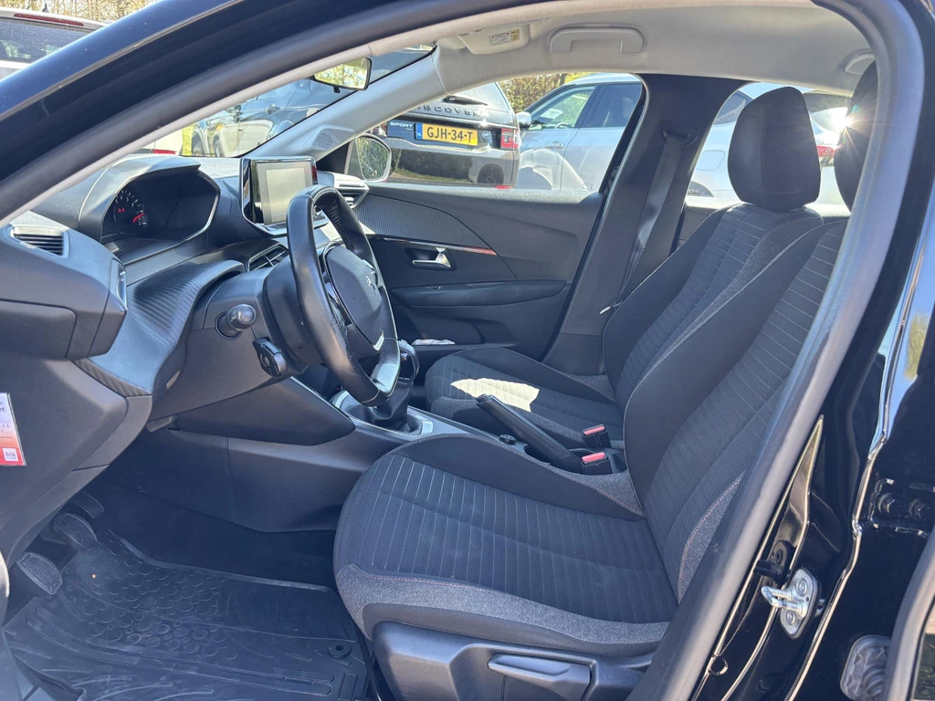Peugeot 208 – foto 8