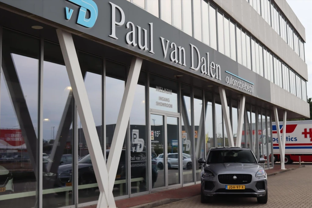 Jaguar E-PACE – foto 10