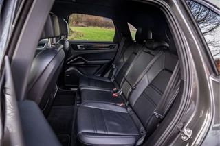 Porsche Cayenne – thumbnail 26