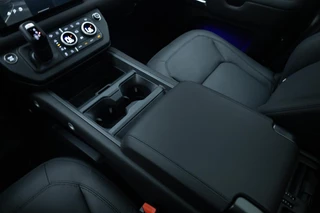 Land Rover Defender – thumbnail 15