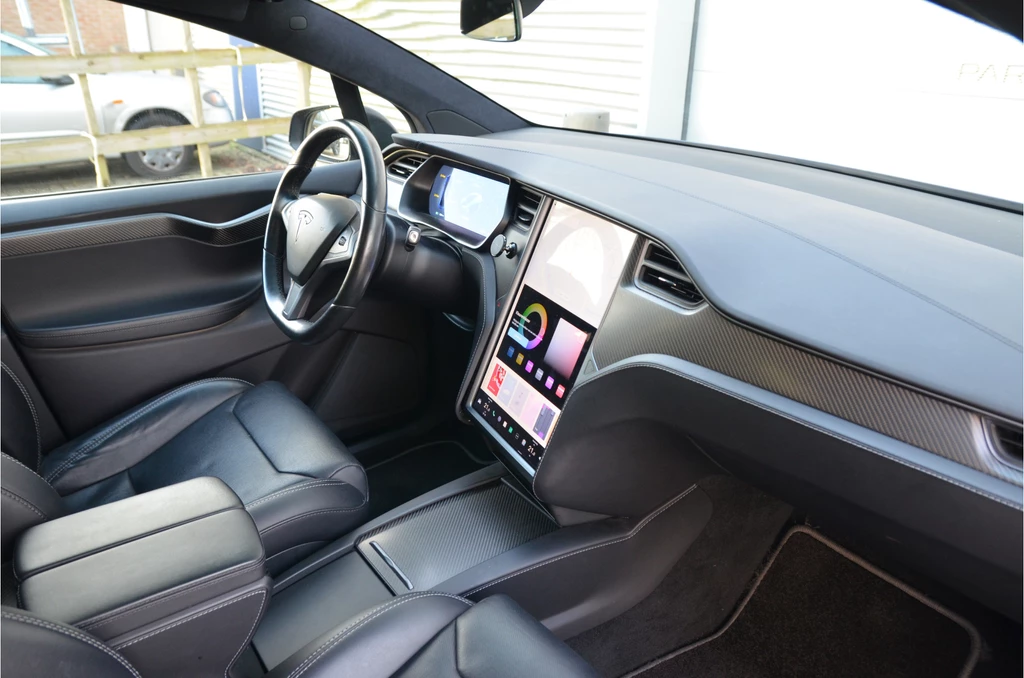 Tesla Model X – foto 12