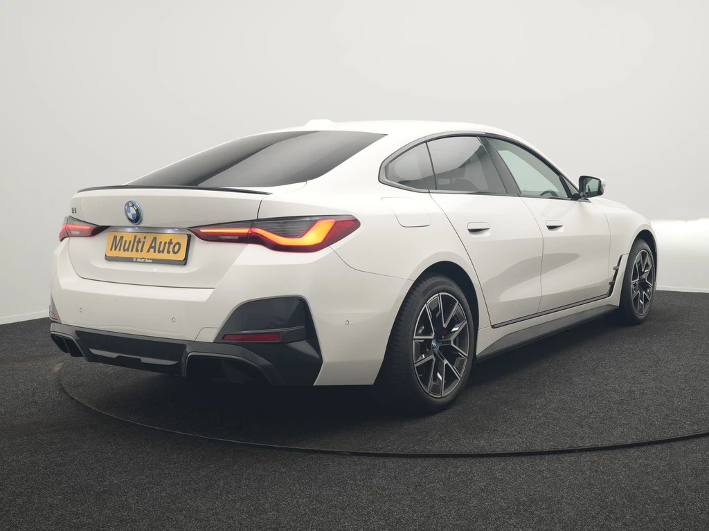 BMW i4 – foto 7