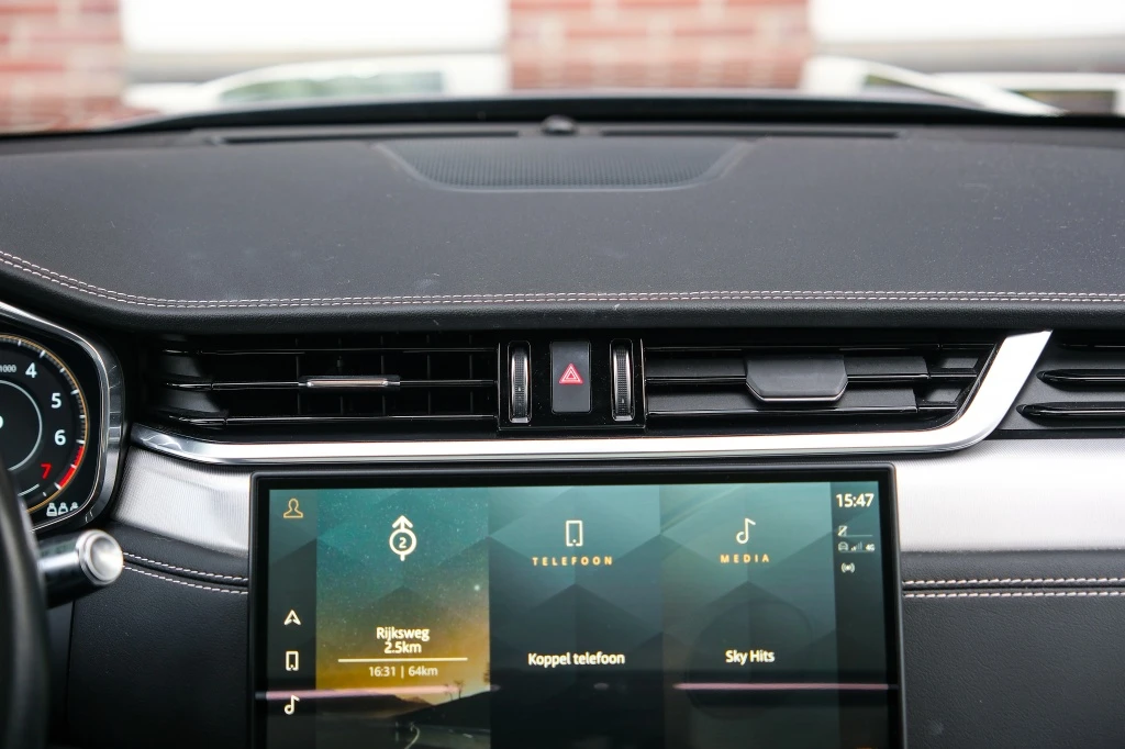 Jaguar F-PACE – foto 32