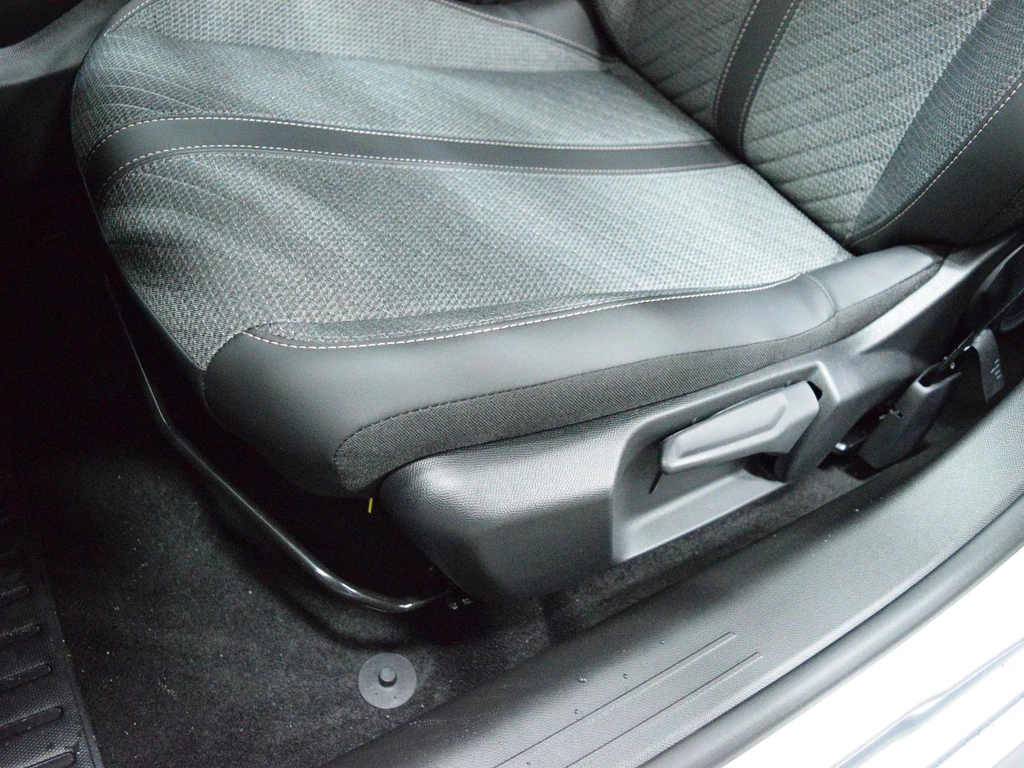 Peugeot 208 – foto 16