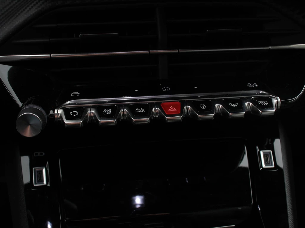 Peugeot e-2008 – foto 29