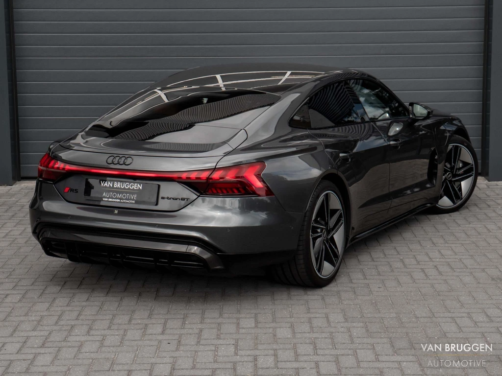 Audi e-tron GT – foto 8