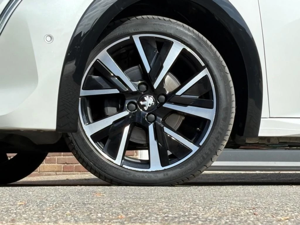 Peugeot 208 – foto 24