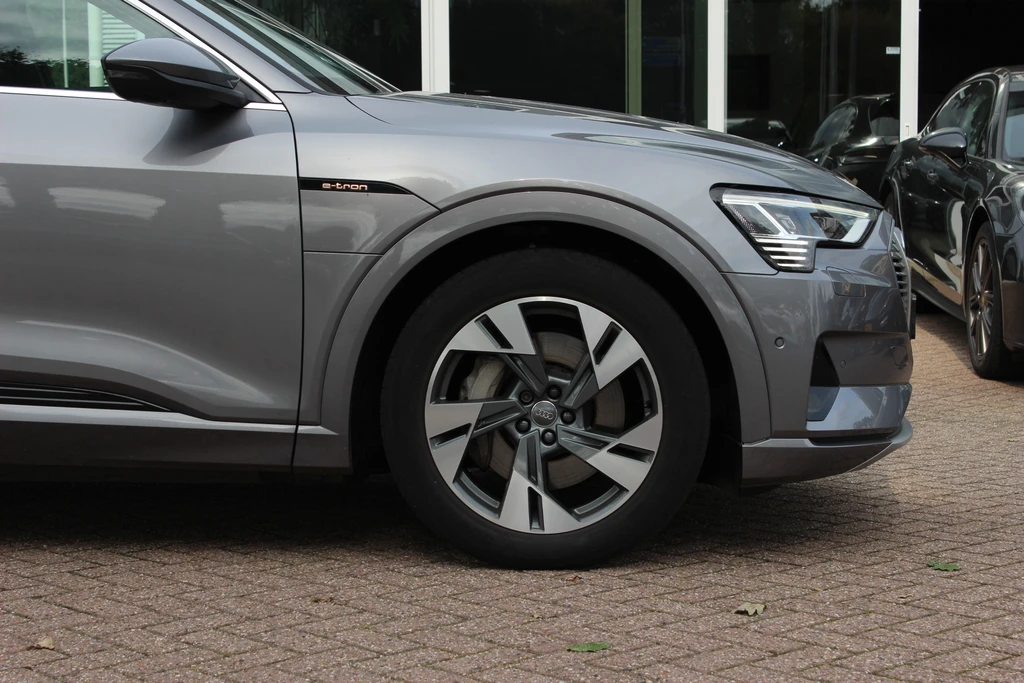 Audi e-tron – foto 17