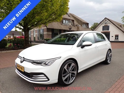 Volkswagen Golf 1.0 TSI Golf / ACC / CARPLAY / PDC / 19'' 