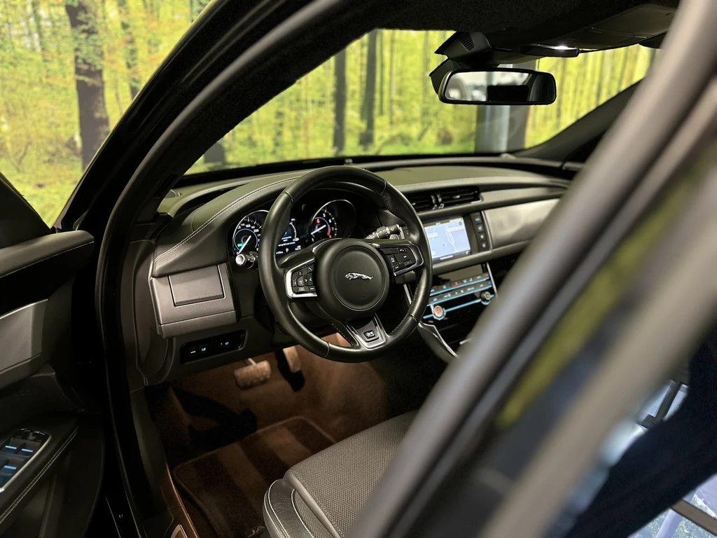 Jaguar XF – foto 12