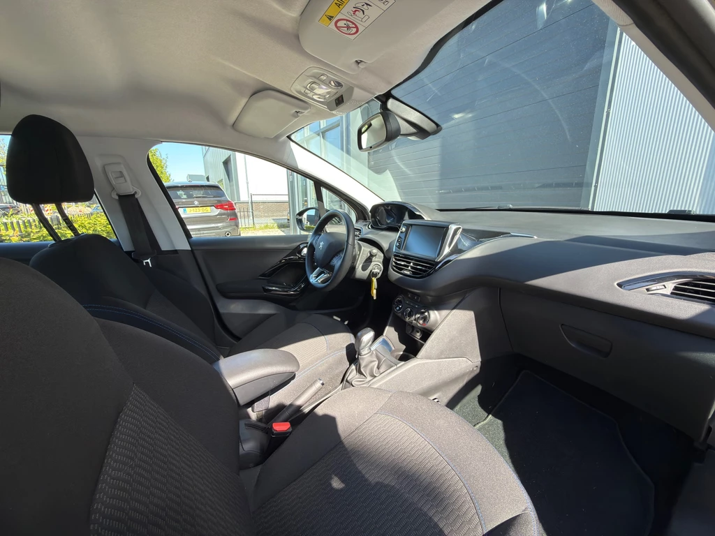 Peugeot 208 – foto 11