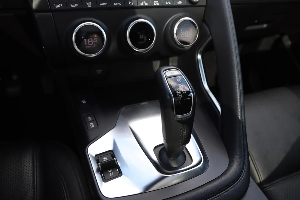 Jaguar E-PACE – foto 11